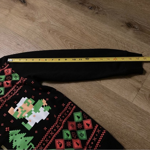 Nintendo Super Mario Brothers Luigi
Holiday Christmas Sweatshirt | Size M Boys - Picture 9 of 10